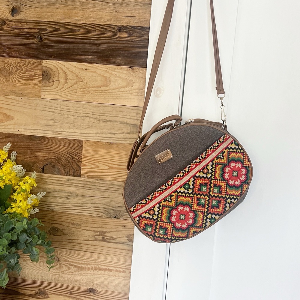 Belo Horizonte Since 1965 Embroidered Artisan Round Bag - Picture 3 of 11